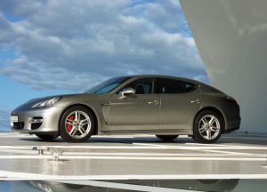 rent a new porsche panamera 