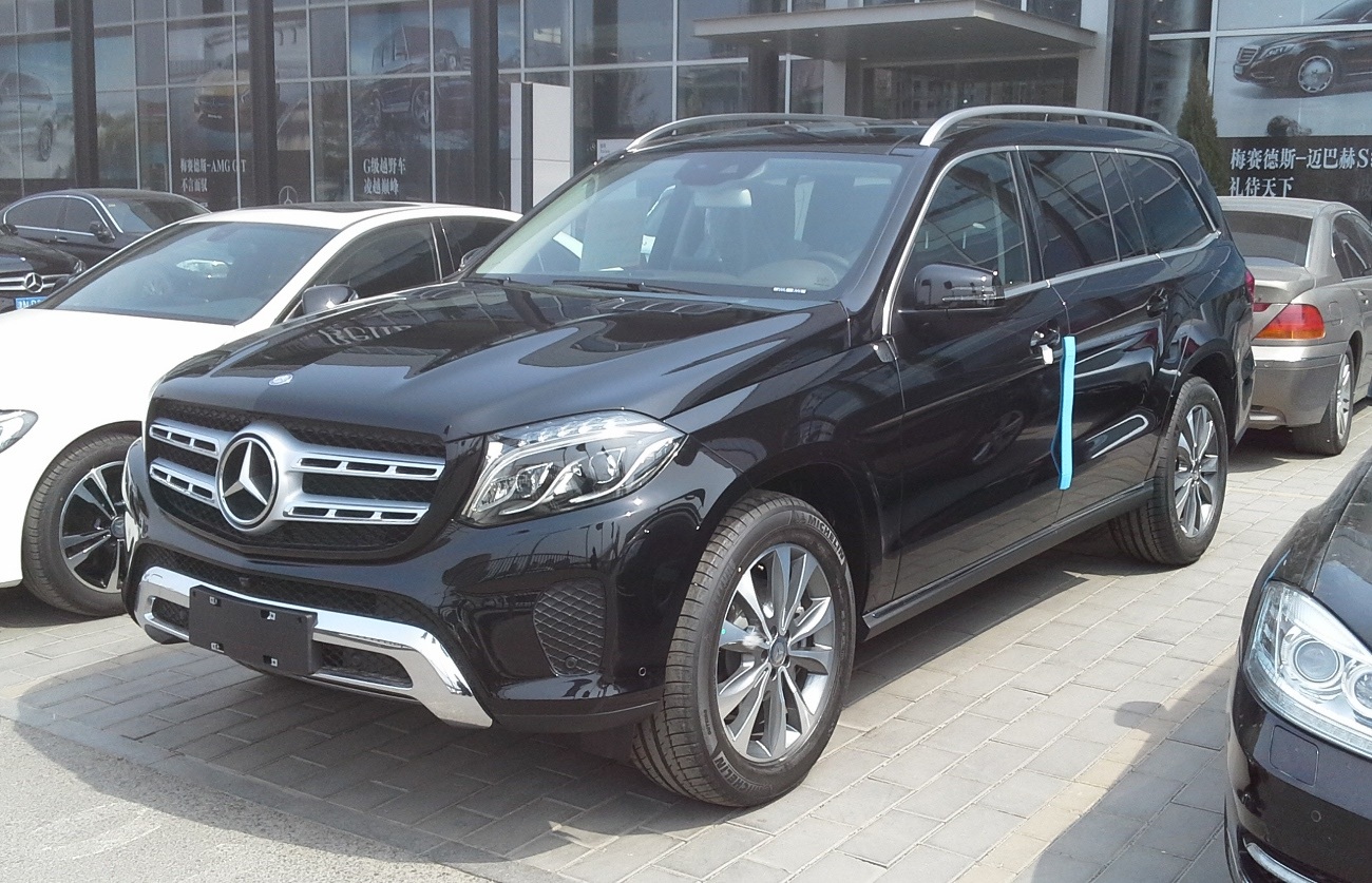 Rental Mercedes GLS LR MC